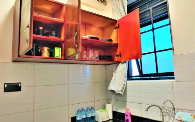 2-bedroom (queen beds) condo near Acacia Mall