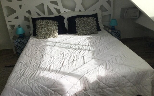 Studio in Sandy-Ground, with Wonderful Sea View, Pool Access, Furnished Balcony — фото 5