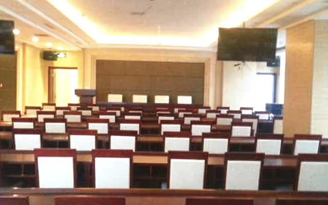Huayu Xintian Business Hotel