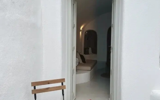 As Holiday caves