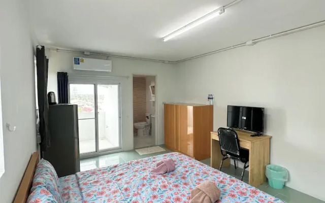 At Samutsakorn Suansom