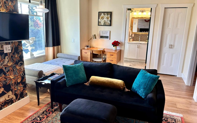 Seagull Studio Vacation Guest Suite