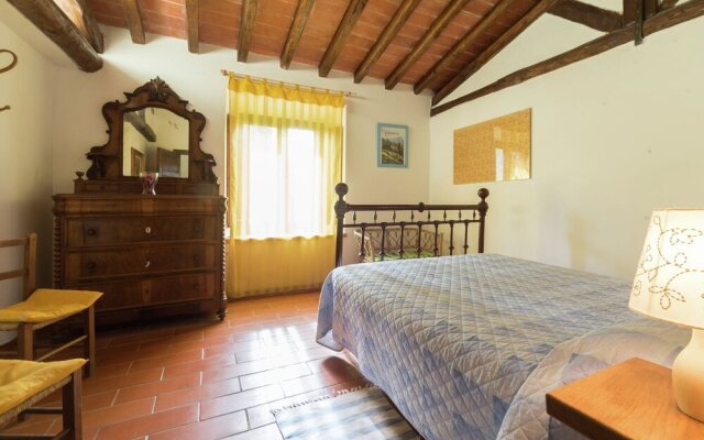 Quaint Holiday Home in San Marcello Pistoiese with Pool