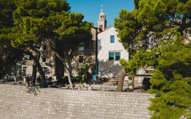 Lesic Dimitri Palace