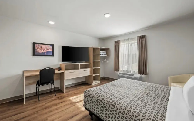 WoodSpring Suites Charlotte Northlake