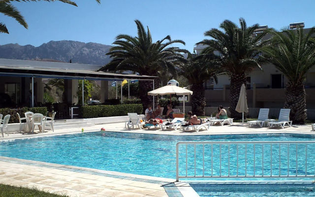 Aslanis Village