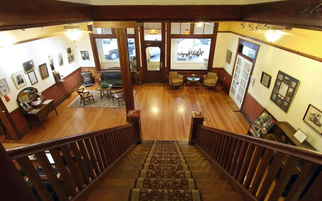 Royal Hotel