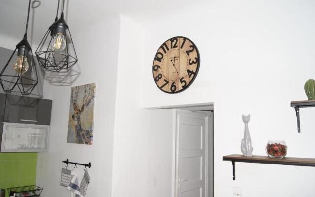 Under Castle Apartment