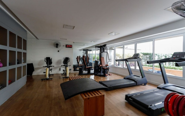 Studio c Piscina e Academia a 600m do Metr