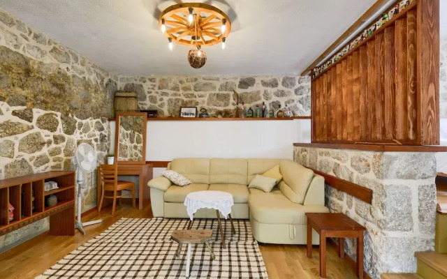 Traditional Stone House Adrian