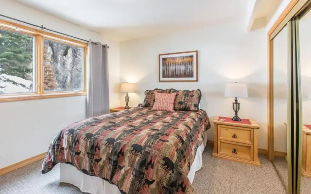 1490OAK Grandview Condo