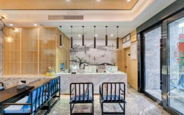 Yizhi Hotel (Hangzhou Sijiqing Qianjiang New City)