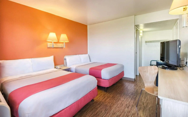 Motel 6 Pendleton, OR