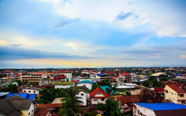 Douangchan Plaza Hotel