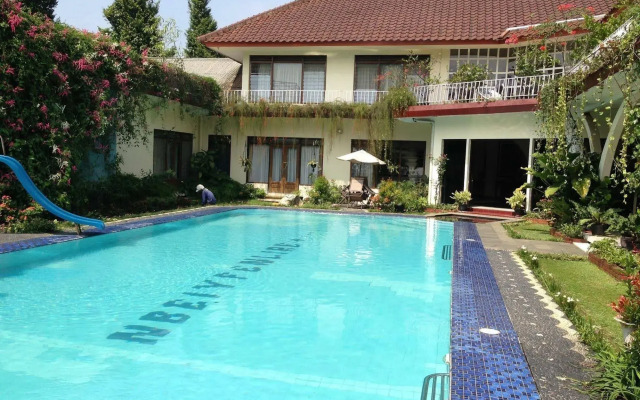 The Garden Family Guest House