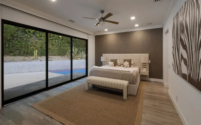 Valea Estate - Secluded Beverly Hills Retreat 1-acre Oasis