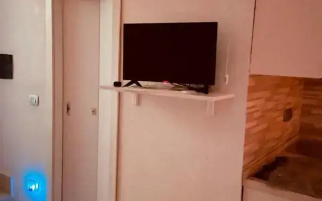 D10S House