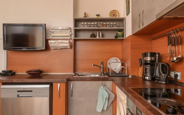 FM Deluxe 2-BDR Apartment - Our Home Is Your Home