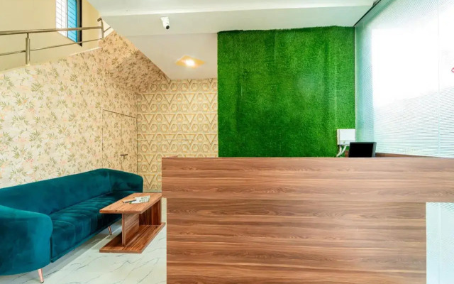 Itsy Hotels Anand Executive, Near Amanora