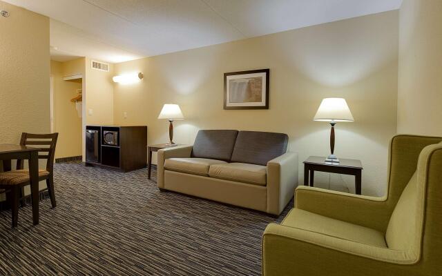 Country Inn & Suites by Radisson, Niagara Falls, ON