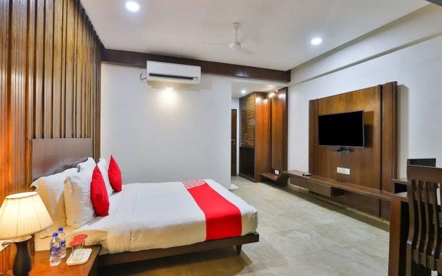 OYO 18585 Hotel Rajdhani