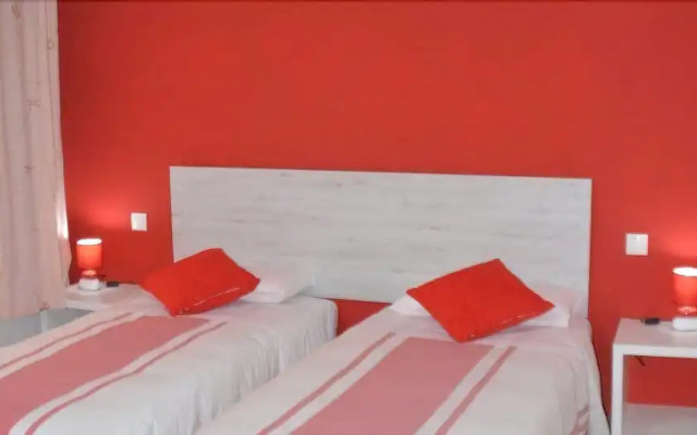 El Almendro y la Montaña