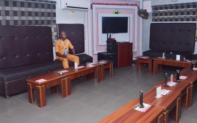 Stunning 3 Bedroom Apartments,Lekki Phase 2 & Hotels in Awoyaya