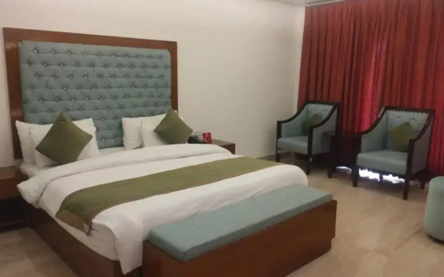OYO Rooms Jaipuria Mall, Indirapuram