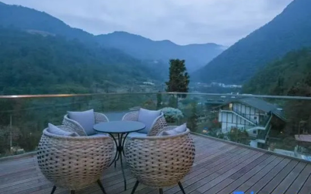 Yili Yunshan Hot Spring Guesthouse