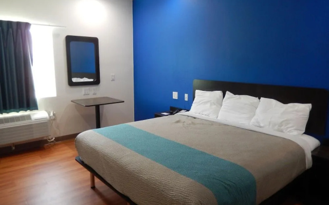 Motel 6 Houston - Downtown North