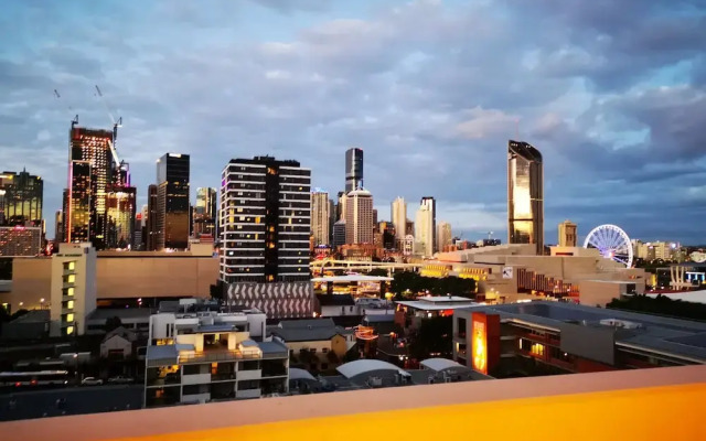 Homely Apartment in South Brisbane