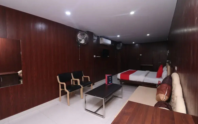 OYO 24637 Hotel Vandana Palace