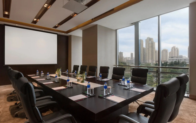 Crowne Plaza Wuxi Taihu by IHG