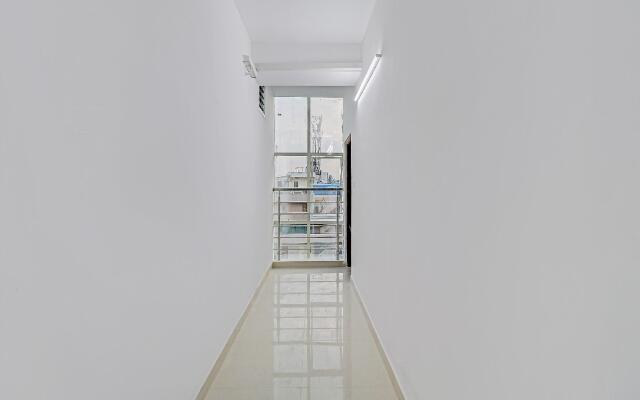 OYO 78917 Mandhara Suites