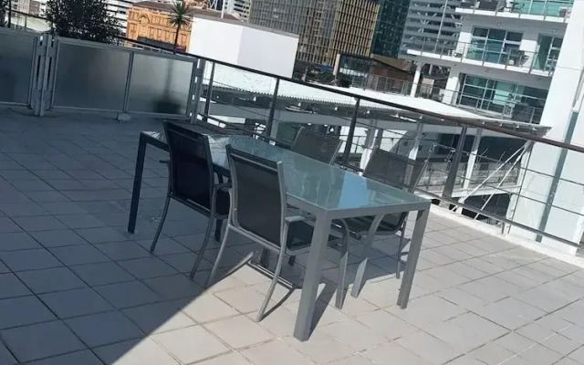 Waterfront Seaview Apt Hotel