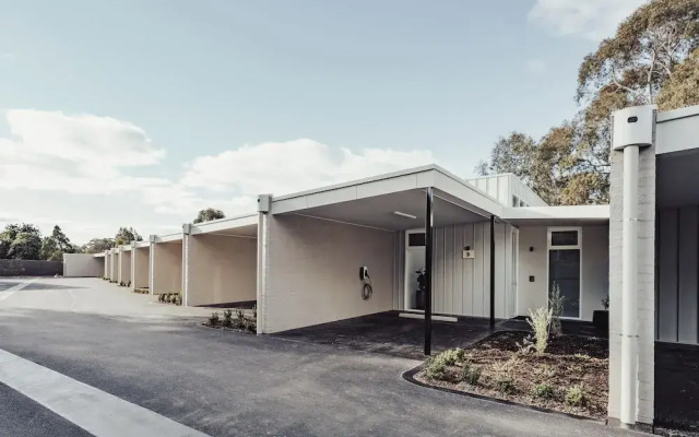 Clare Hillside Apartments