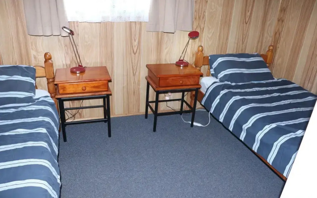 Snug Beach Cabin And Caravan Park