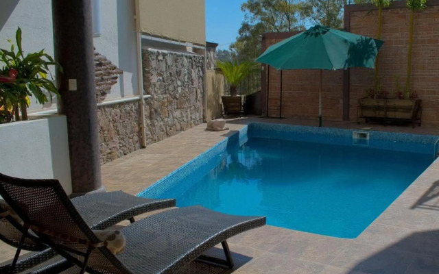 Casa Corazón de Plata Suites