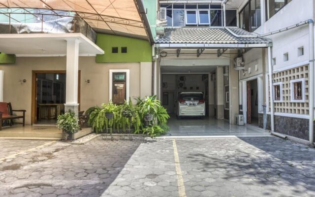 RedDoorz Syariah @ Raya Tajem Maguwo