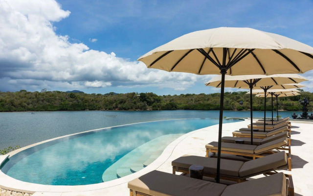 Menjangan Dynasty Resort