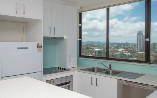 Boulevard North Holiday Apartments – Guest Rooms – Gold Coast