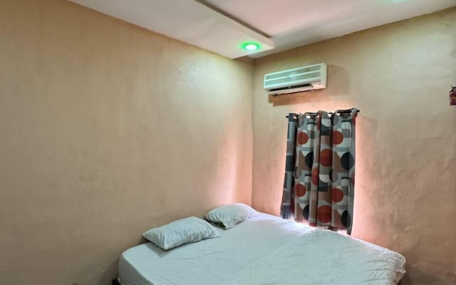 Sparcles Hotel and Lounge