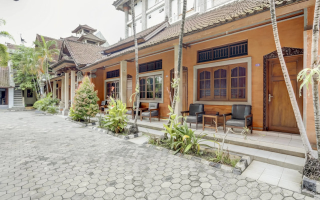 Super OYO 3261 Hotel Ratu