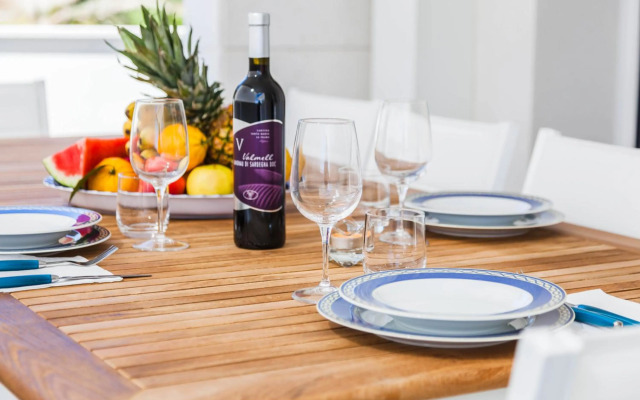 Calabona's promenade apartment