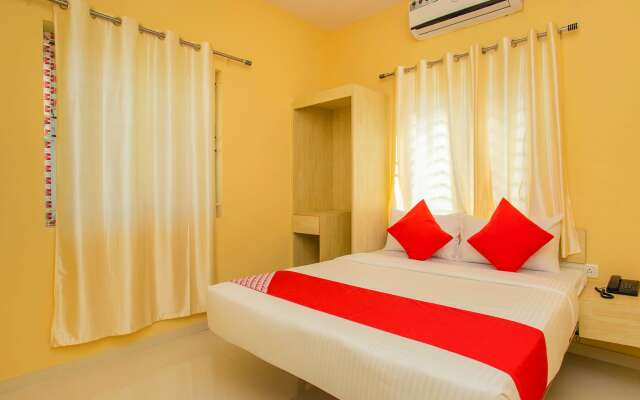 OYO 10522 Varcity Emerald