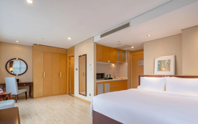 Regal Plaza Hotel & Residence Waigaoqiao