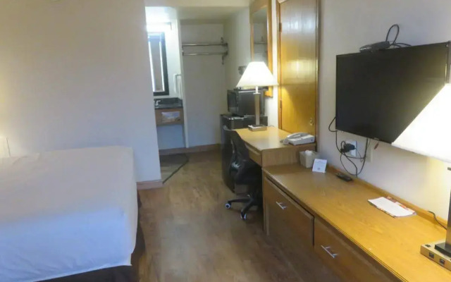 Baymont by Wyndham Fargo