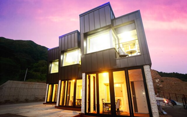 Gapyeong Gipeunsanarae Spa Pension