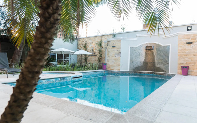 Hotel Embajador
