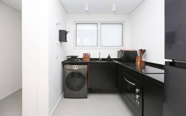 Tabas by Blueground Arinda